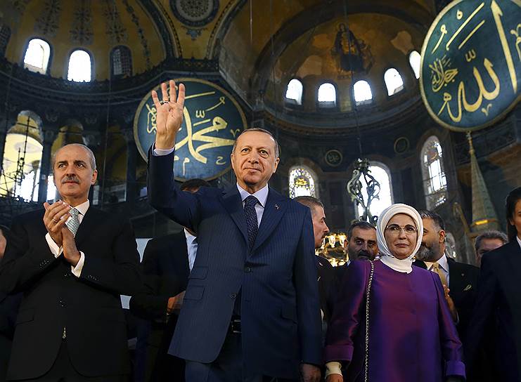 Президент Турции Реджеп Тайип Эрдоган в музее Святой Софии в Стамбуле