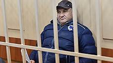 Суд оставил в СИЗО отца сенатора Арашукова