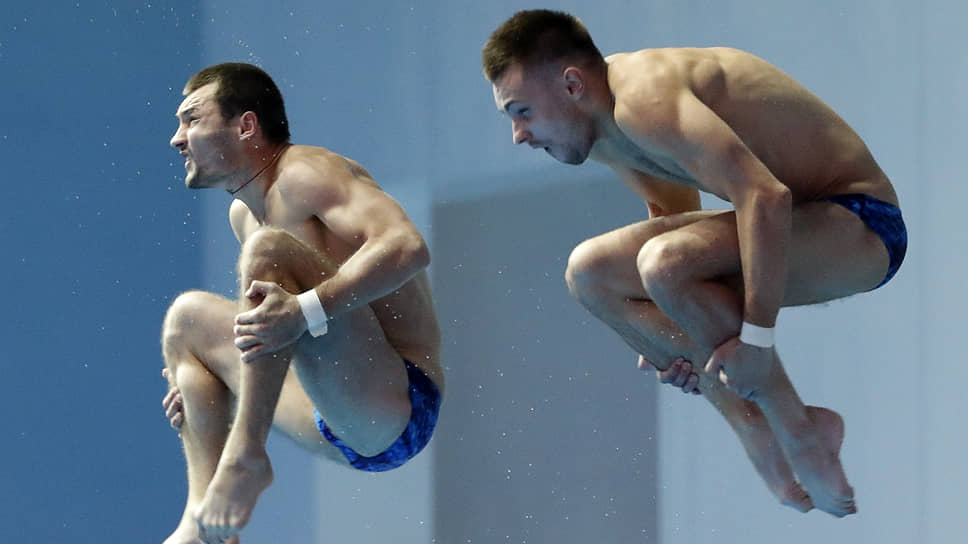 Прыгуны в воду Александр Бондарь и Виктор Минибаев