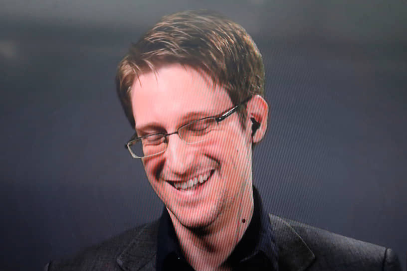 Бывший аналитик АНБ и ЦРУ США Эдвард Сноуден