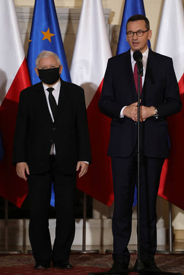 Вице-премьер Польши Ярослав Качиньский (слева) и премьер-министр Польши Матеуш Моравецкий