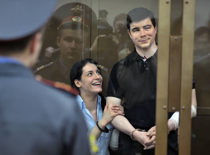 Евгения Хасис и Никита Тихонов во время оглашения приговора
