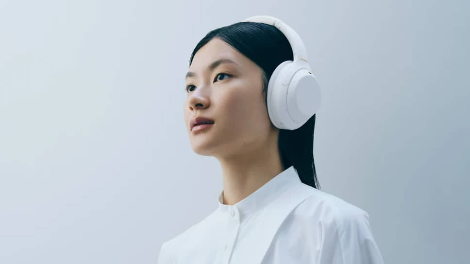 Sony WH-1000XM4 Silent White