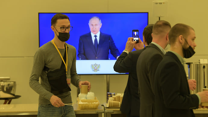 Путин установил выплаты для семей с одним родителем