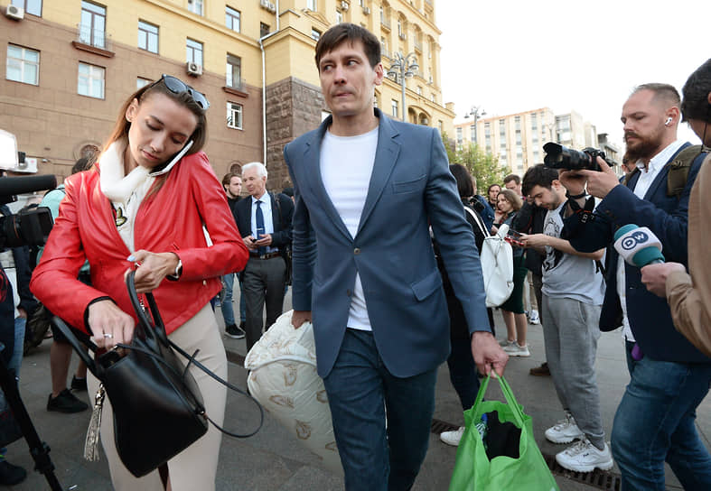 Бывший депутат Госдумы и сооснователь проекта «Объединенные демократы» Дмитрий Гудков со своей женой Валерией 