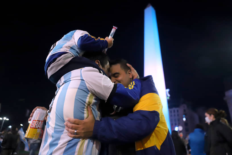 На пути к финальному матчу аргентинцы обыграли сборную Эквадора в 1/4 финала со счетом 3:0 и в полуфинале команду Колумбии — 3:2 в серии пенальти после ничьей 1:1 в основное и дополнительное время 