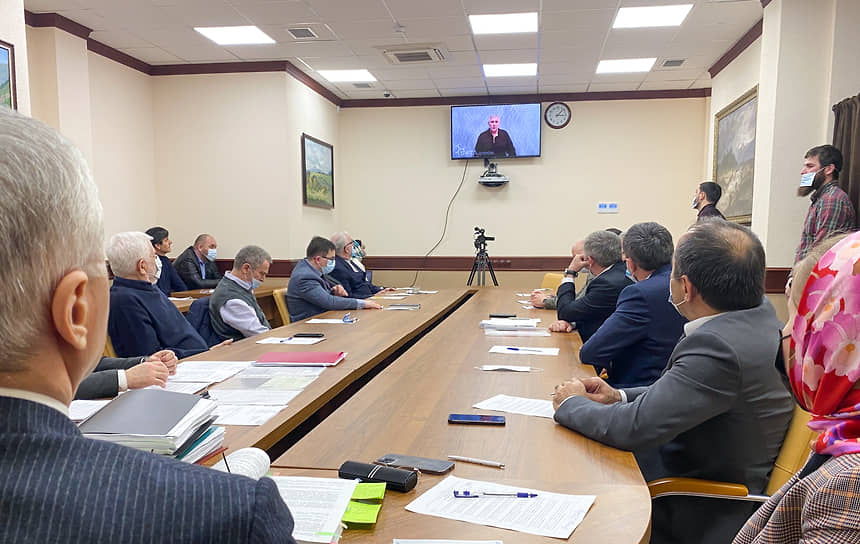 Члены квалификационной коллегии судей Чечни во время рассмотрения вопроса о лишении Сайди Янгулбаева статуса