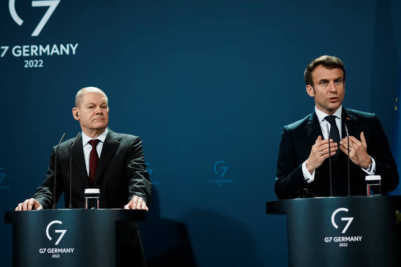 Канцлер Германии Олаф Шольц (слева) и президент Франции Эмманюэль Макрон 
