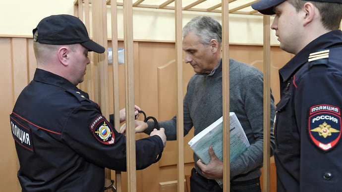 Экс-губернатора Сахалина Хорошавина осудили на 15 лет лишения свободы по второму уголовному делу
