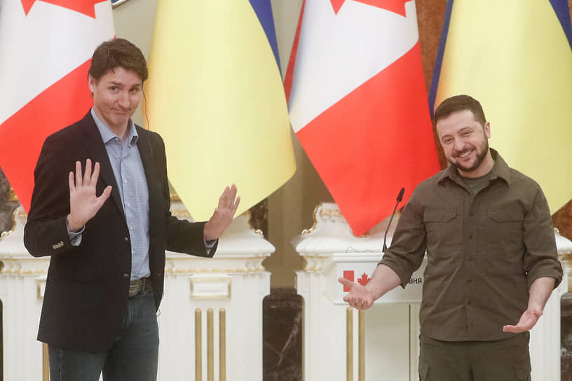 Премьер Канады Джастин Трюдо (слева) во время пресс-конференции с президентом Украины Владимиром Зеленским