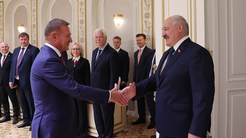 Александр Лукашенко на встрече с губернатором Курской области Романом Старовойтом