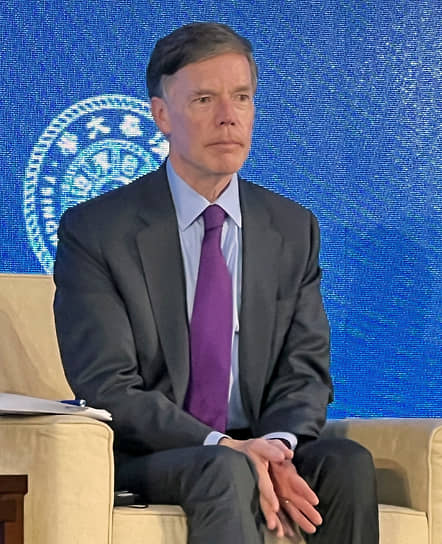 Посол США в Китае Николас Бёрнс
