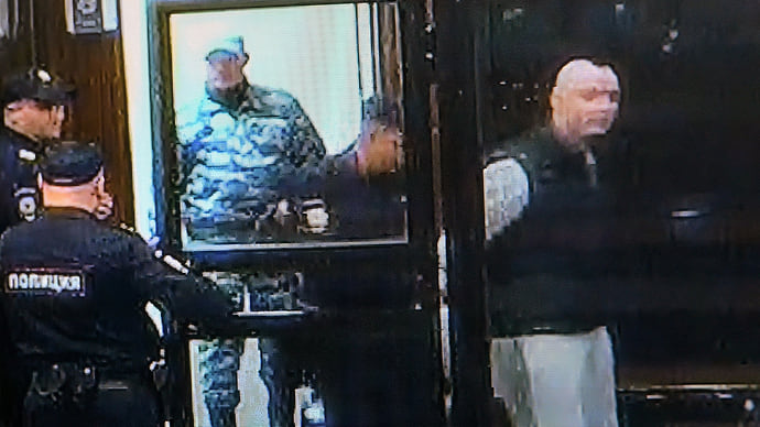 Ивана Сафронова приговорили к 22 годам колонии строгого режима