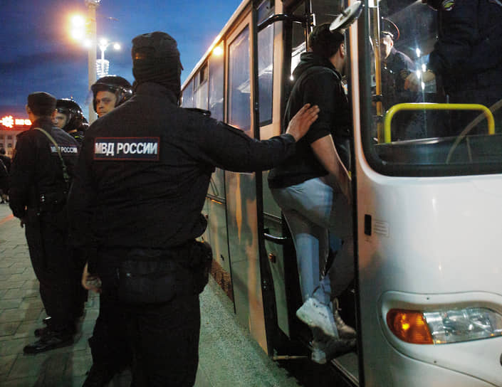 Задержание участников несанкционированной акции в Екатеринбурге