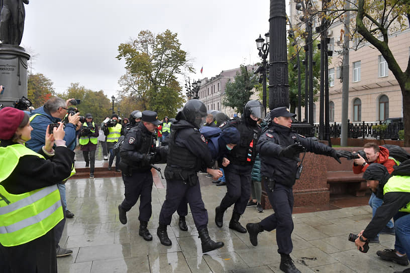 Задержания на Чистопрудном бульваре в Москве