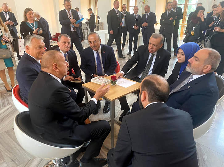 Реджеп Тайип Эрдоган, Ильхам Алиев и Никол Пашинян пообщались на полях саммита Европейского политического сообщества