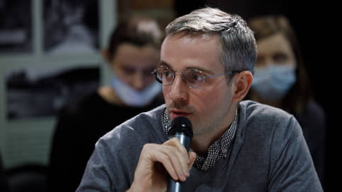 Журналиста Дмитрия Колезева объявили в розыск