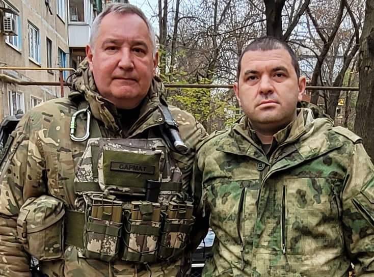 Дмитрий Рогозин с комбатом (позывной «Бойкот») отдельного штурмового батальона «Сомали»