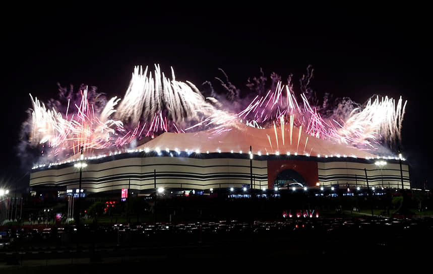 Фейерверк над стадионом в Катаре