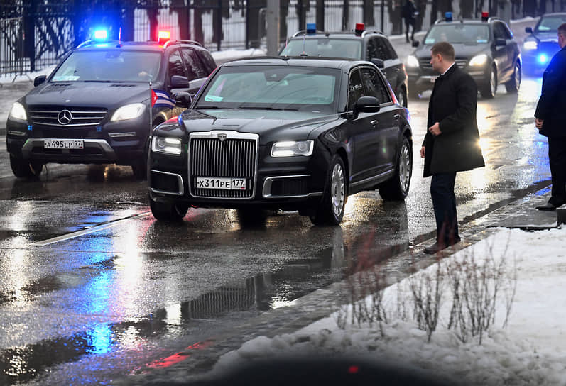 Кортеж президента Республики Куба Мигель Диас-Канель Бермудес перед началом церемонии