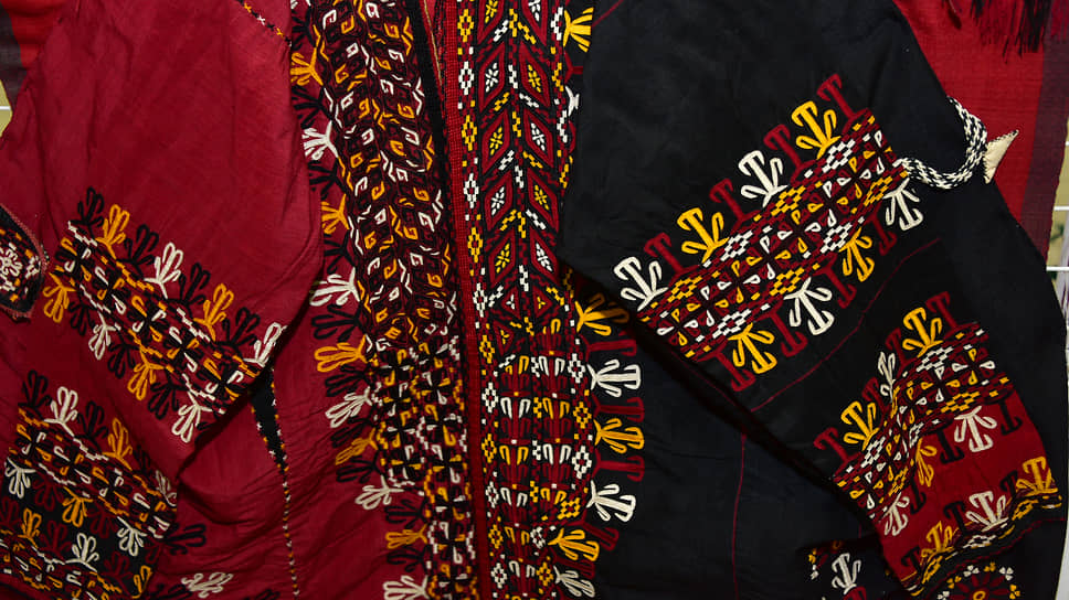 ЮНЕСКО включила искусство туркменской вышивки в список нематериального наследия