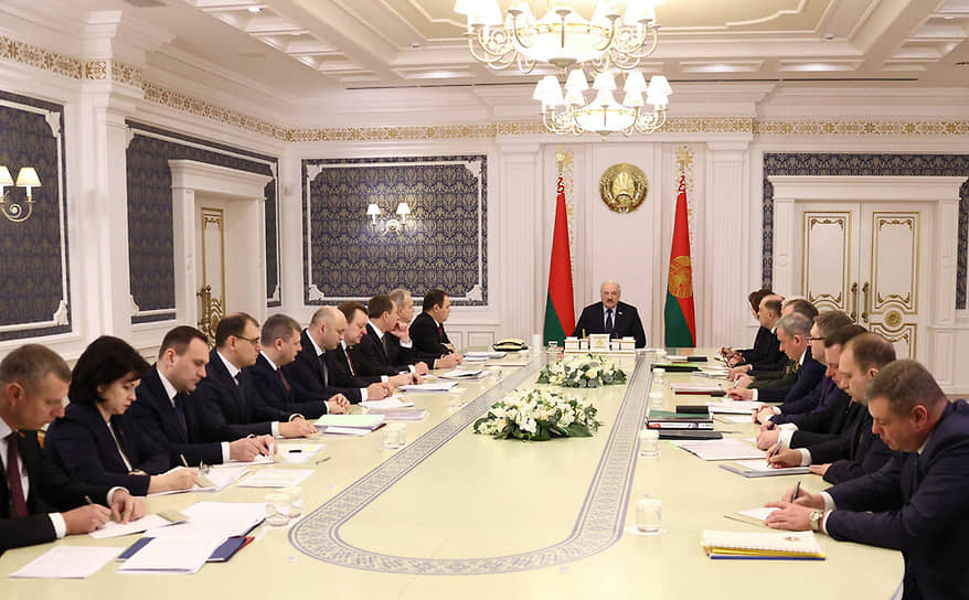 Александр Лукашенко на совещании по вопросам белорусско-российского сотрудничества
