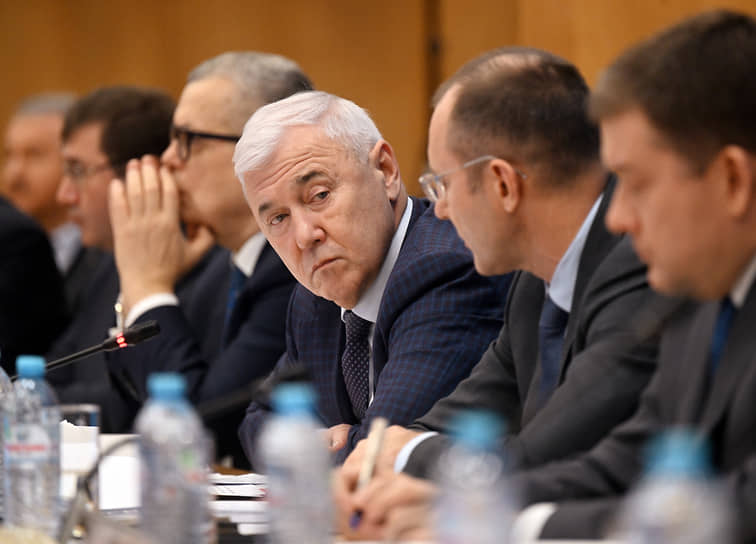 Анатолий Аксаков