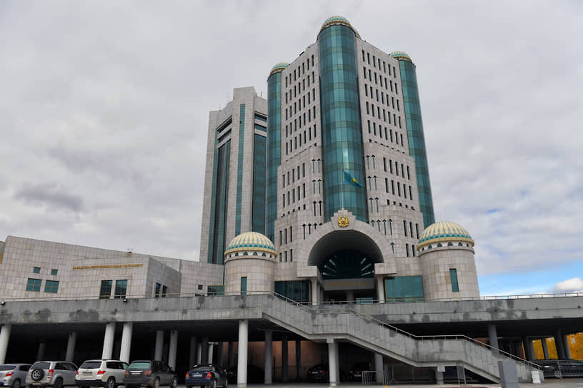 Здания парламента Казахстана 