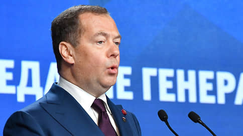 Медведев: третья мировая война будет не на танках и истребителях