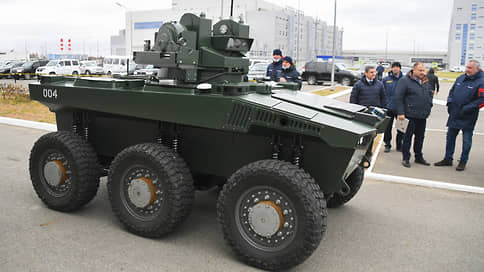 Рогозин сообщил об отправке на фронт четырех роботов Маркер