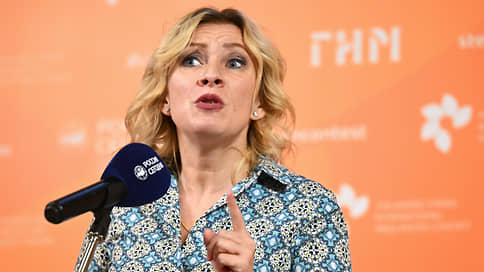 Захарова сравнила санкции Канады против артистов и журналистов с сожжением книг в Третьем рейхе