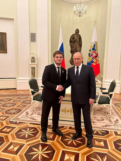 Ахмат Кадыров (слева) и Владимир Путин