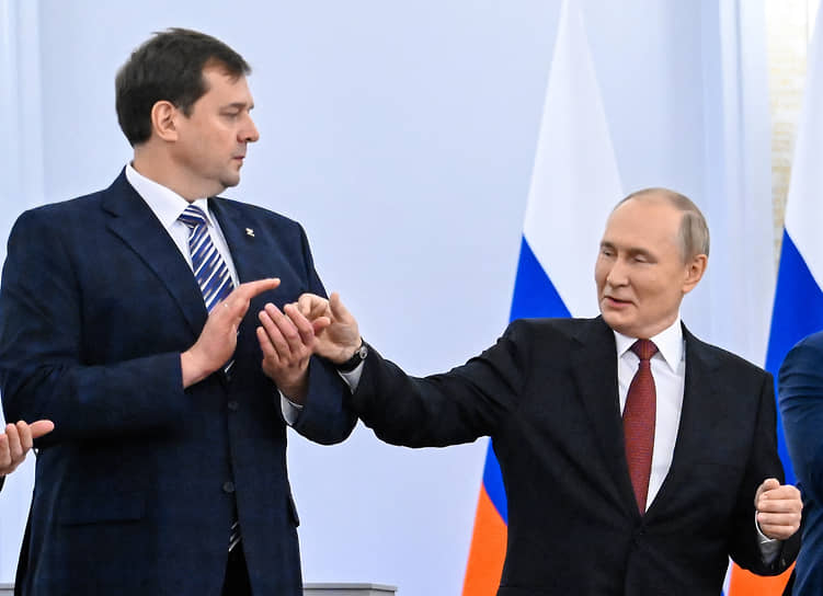 Президент России Владимир Путин (справа) и врио главы администрации Запорожской области Евгений Балицкий 
