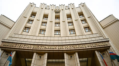МИД РФ: США, Великобритания, Франция, ФРГ не могут быть посредниками в урегулировании по Украине