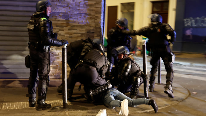 В ходе протестов против пенсионной реформы во Франции задержали 850 человек