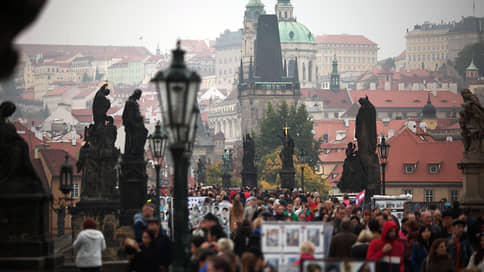 Чехия продлила запрет на выдачу виз россиянам и белорусам на год