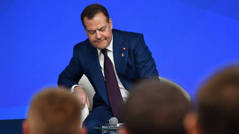Медведев поддерживает увеличение армии до 1,5 млн человек
