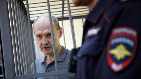 Экс-начальнику полиции Екатеринбурга, осужденному за взятку, пересмотрели приговор