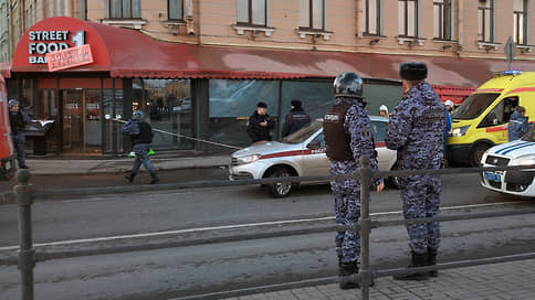 В Петербурге при взрыве в кафе один человек погиб, 15 получили ранения