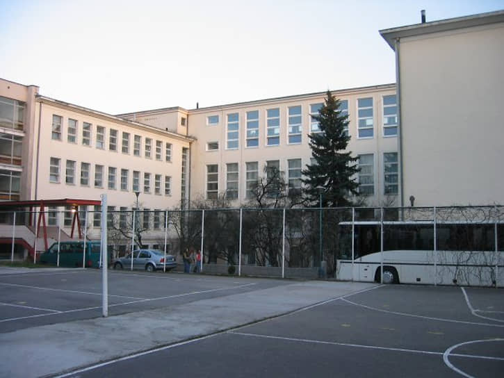 Школа при посольстве РФ в Польше