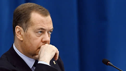 Медведев в ответ на заявления Зеленского о Крыме призвал устроить Украине полный разгром