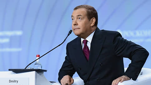 Медведев в ответ на заявление Макрона: геополитическое поражение потерпела не Россия, а НАТО