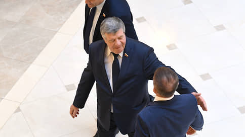 Сенатор от Красноярского края Семенов подал в отставку
