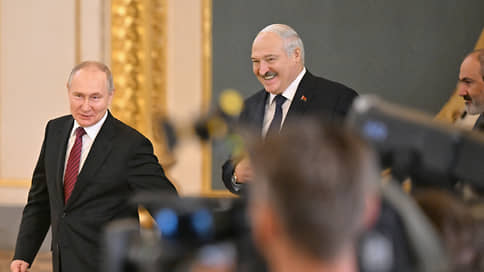 Лукашенко поблагодарил Путина за размещение ядерного оружия в Белоруссии