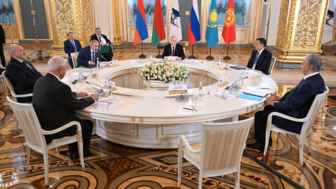 Путин назвал успешным сотрудничество в рамках ЕАЭС // Президенты России, Белоруссии, Казахстана, Киргизии и премьер Армении начали встречу в Кремле
