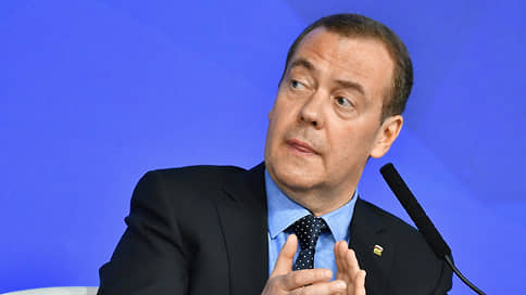 Медведев призвал не недооценивать контрнаступление украинской армии // Медведев: украинское наступление необходимо остановить, а затем начать свое