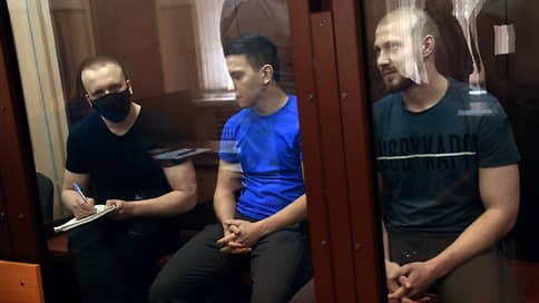 Суд заменил срок на исправительные работы экс-полицейским, подбросившим Ивану Голунову наркотики