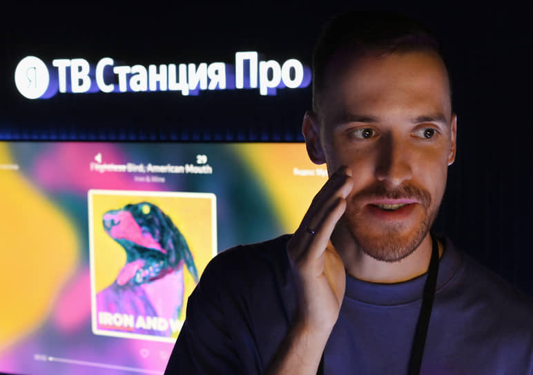 Предзаказы на базовую модель в зависимости от диагонали экрана открыты по цене от 44,9 тыс. до 49,9 тыс. руб., на старшую модель — от 74,9 тыс. до 99,9 тыс. руб.