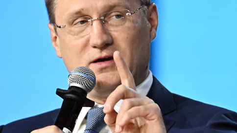 Новак поручил Минэнерго изучить лицензирование экспорта нефтепродуктов