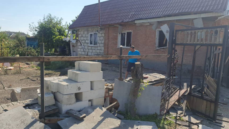 Последствия удара в поселке Уразово